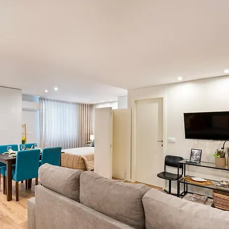 Niko By Se ブラガ